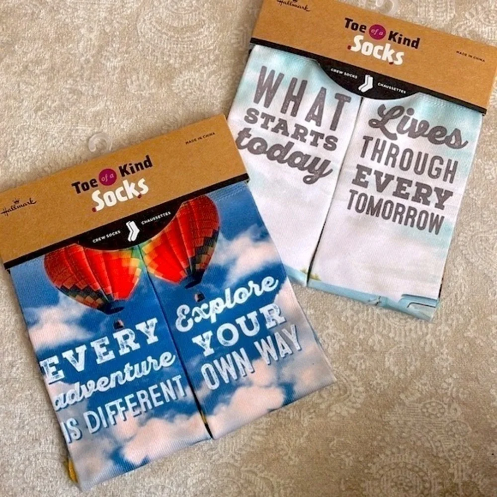 Brand New Hallmark Toe of A Kind Crew Socks Wedding Hot Air Balloon Adventure